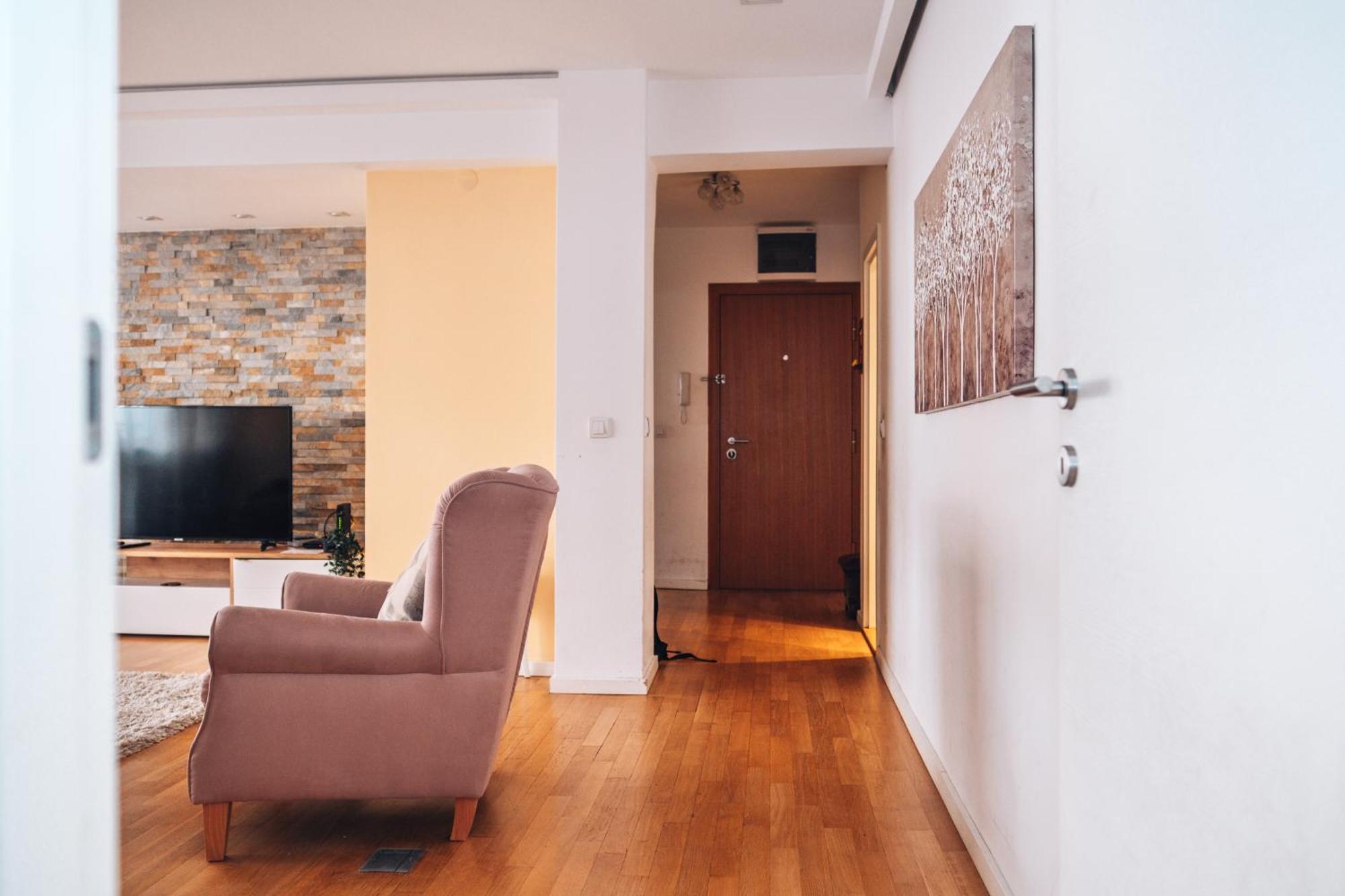 Crown Central Three Bedroom Apartment Belgrado Buitenkant foto
