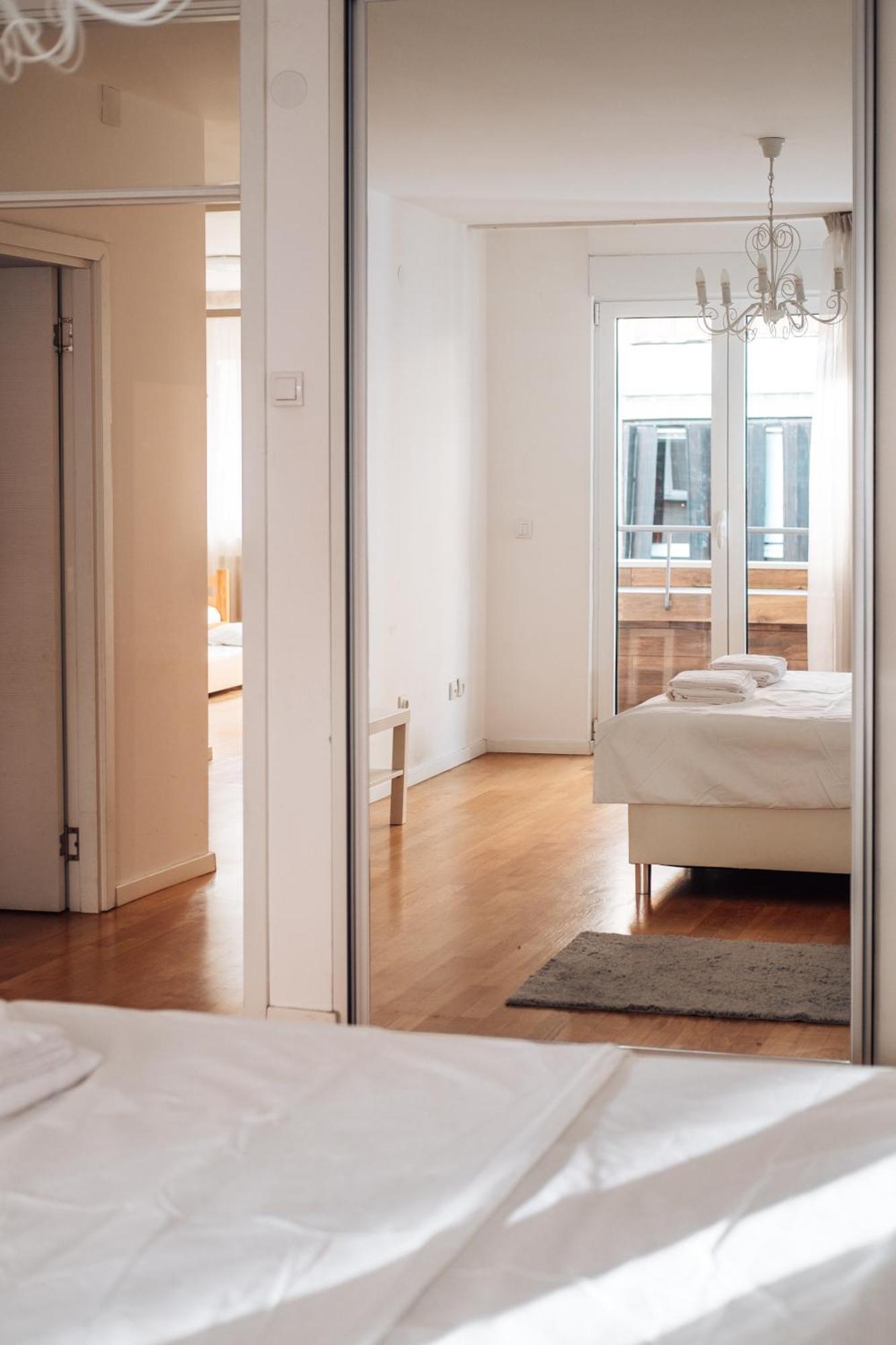 Crown Central Three Bedroom Apartment Belgrado Buitenkant foto