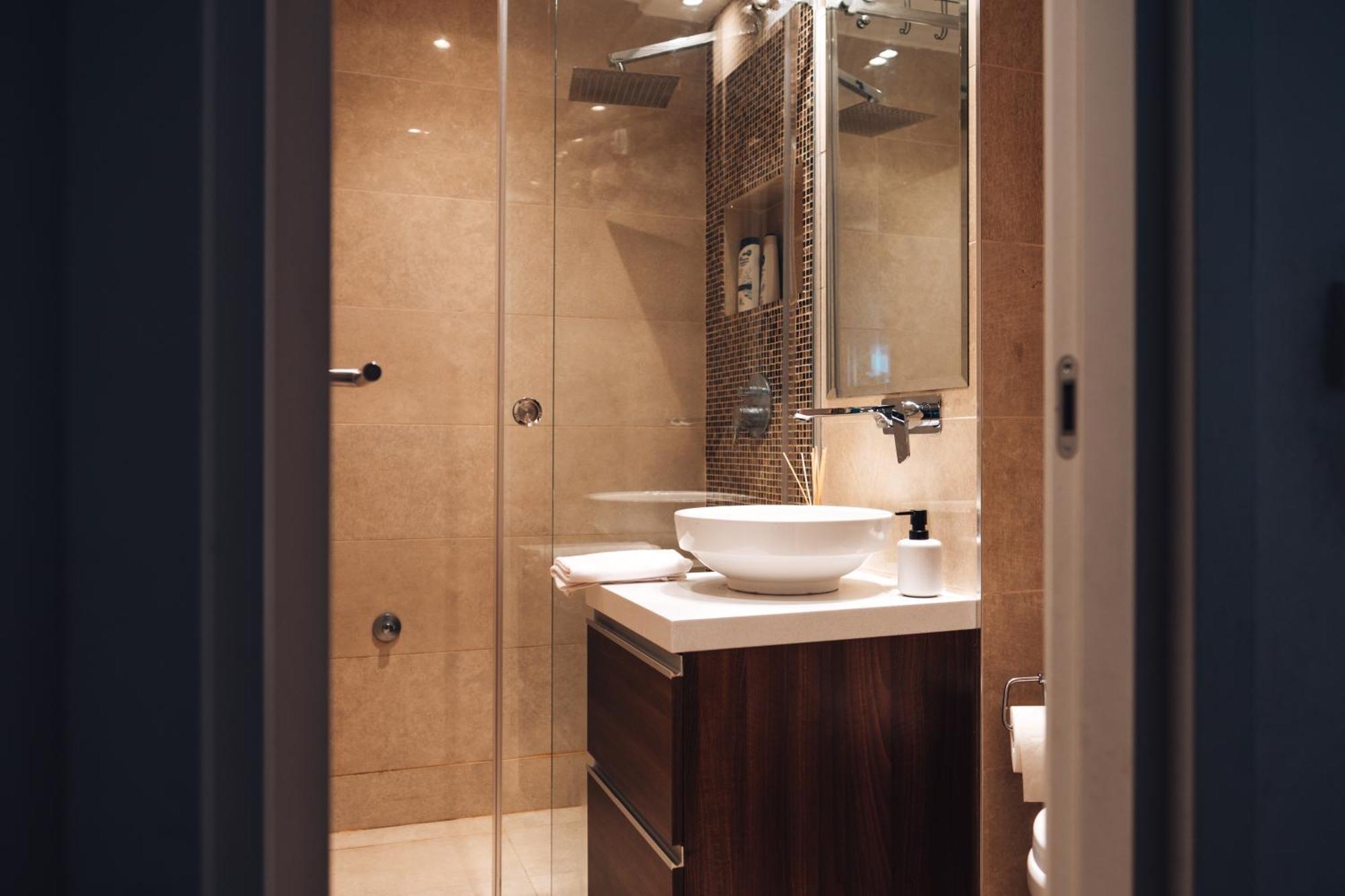 Crown Central Three Bedroom Apartment Belgrado Buitenkant foto