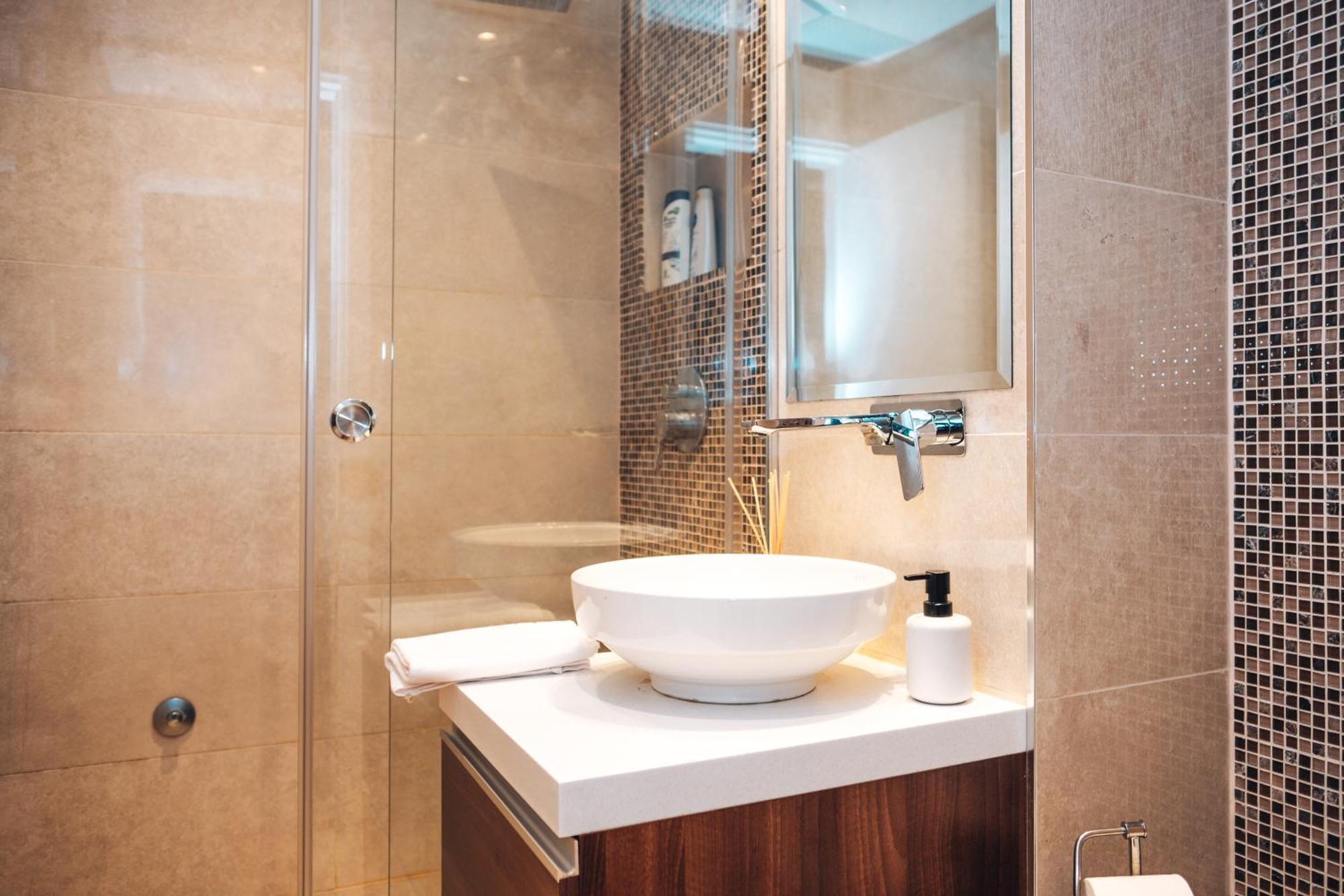 Crown Central Three Bedroom Apartment Belgrado Buitenkant foto