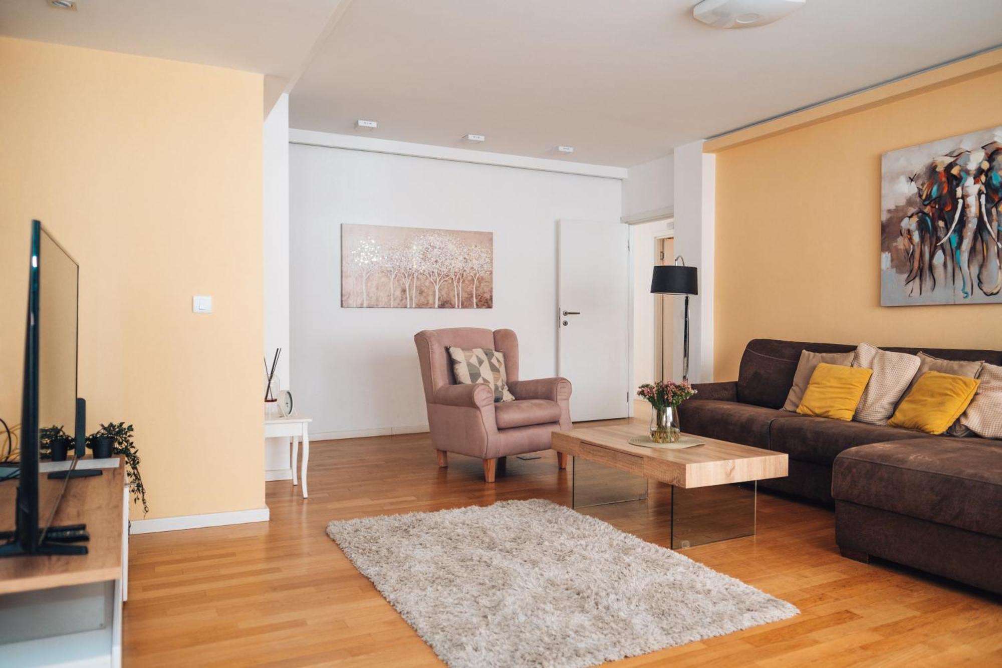 Crown Central Three Bedroom Apartment Belgrado Buitenkant foto