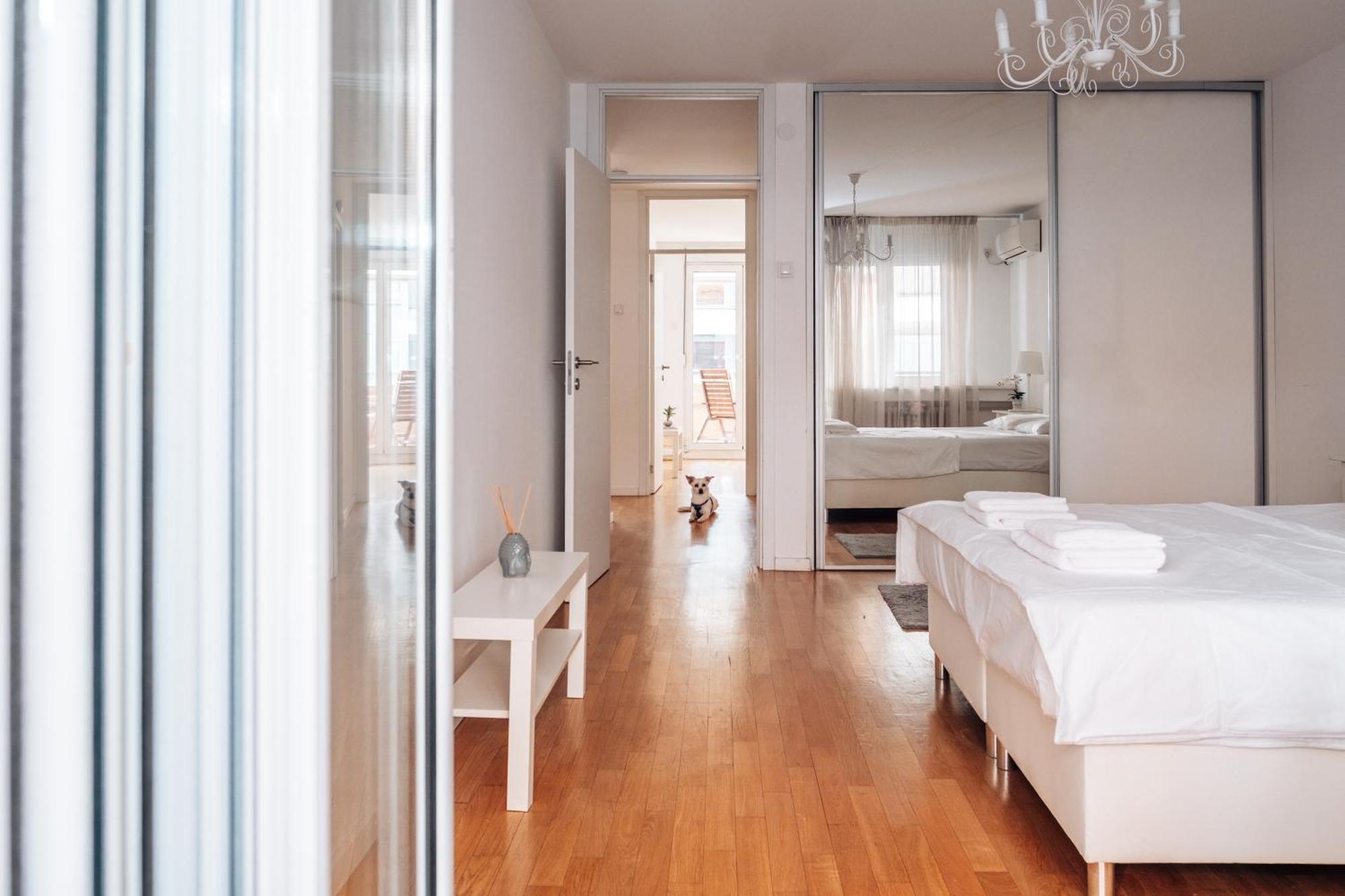 Crown Central Three Bedroom Apartment Belgrado Buitenkant foto