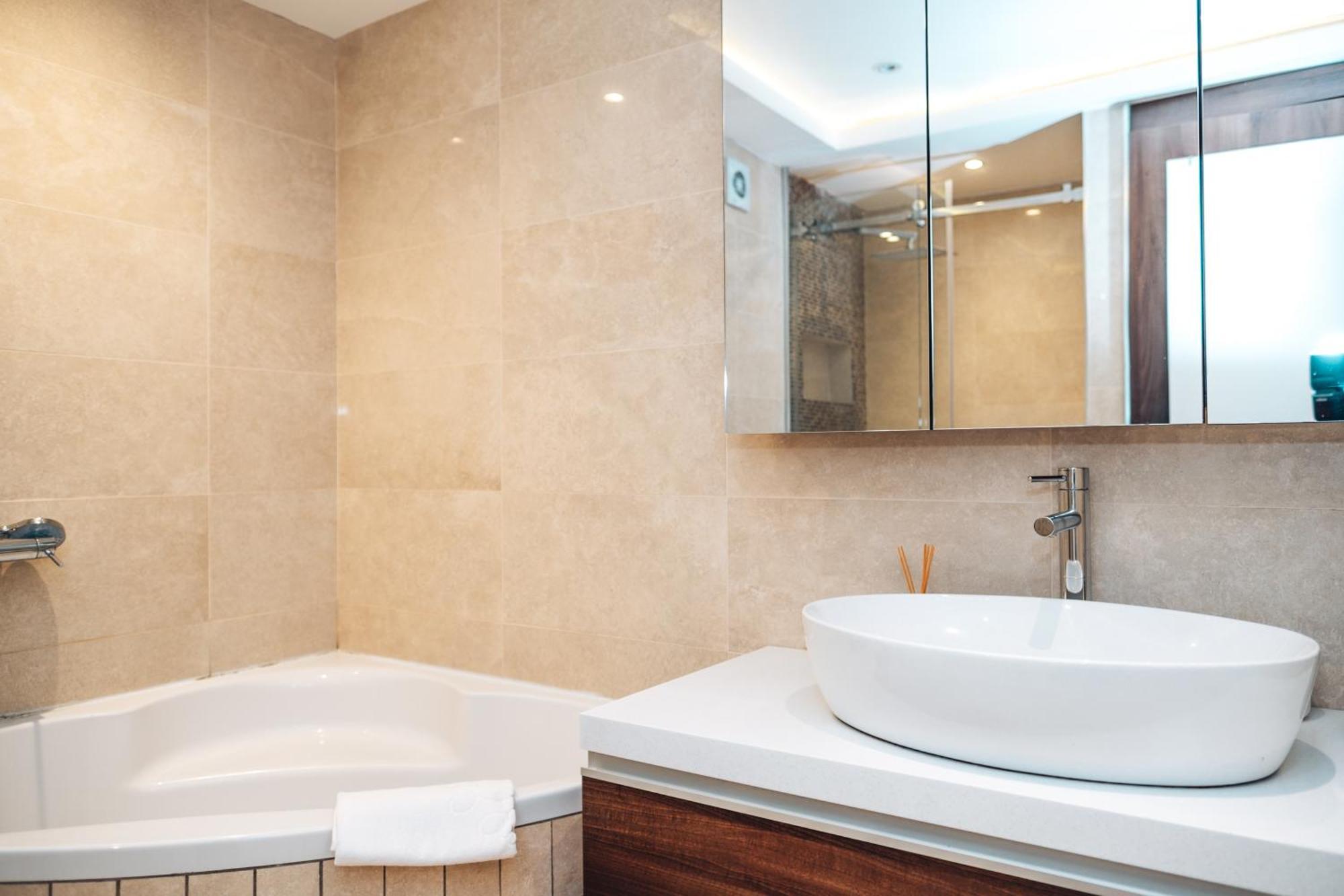 Crown Central Three Bedroom Apartment Belgrado Buitenkant foto