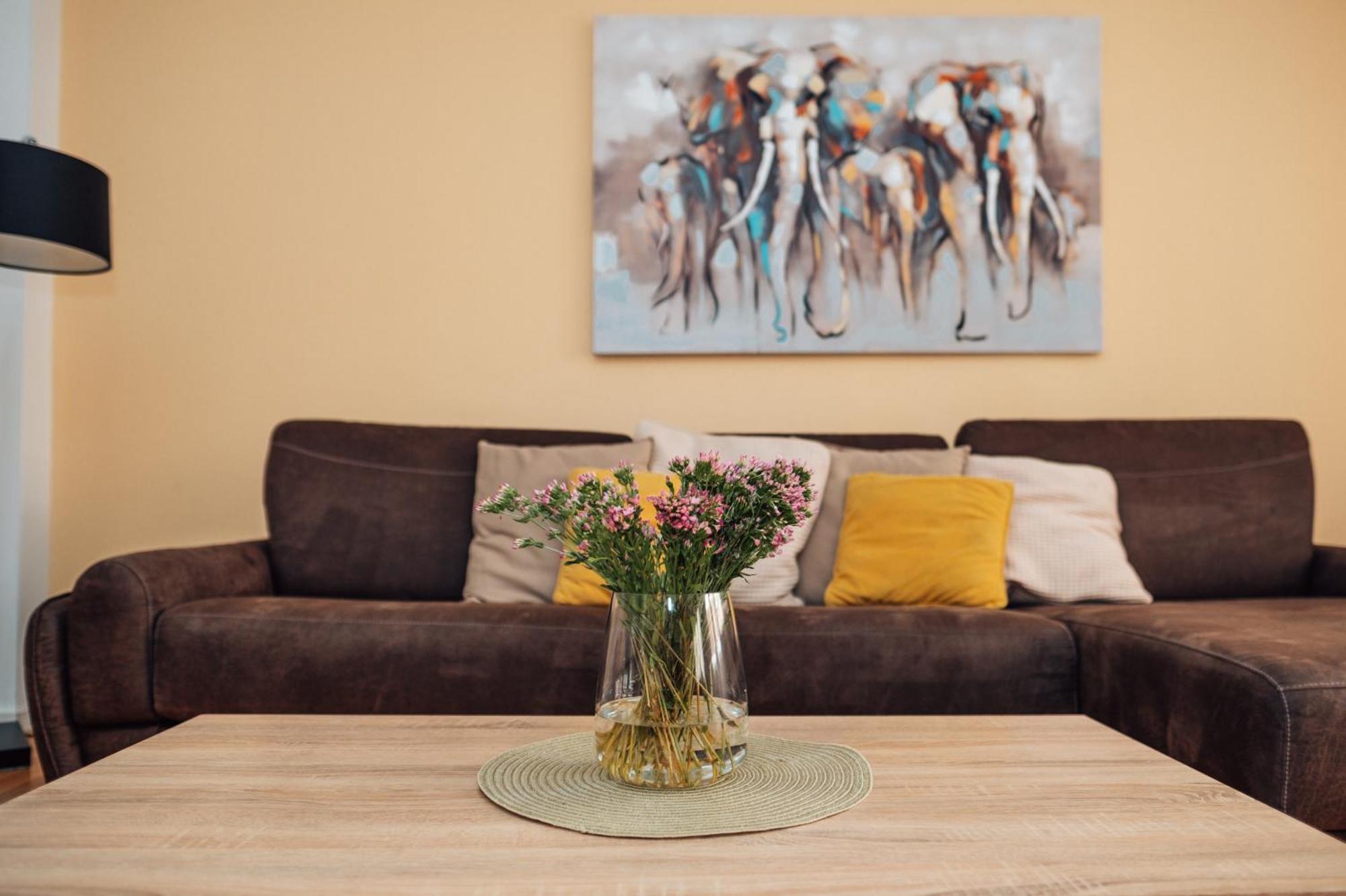 Crown Central Three Bedroom Apartment Belgrado Buitenkant foto